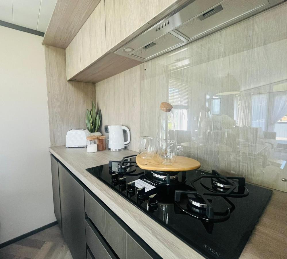 The Kestrel With Hot Tub Holiday home *