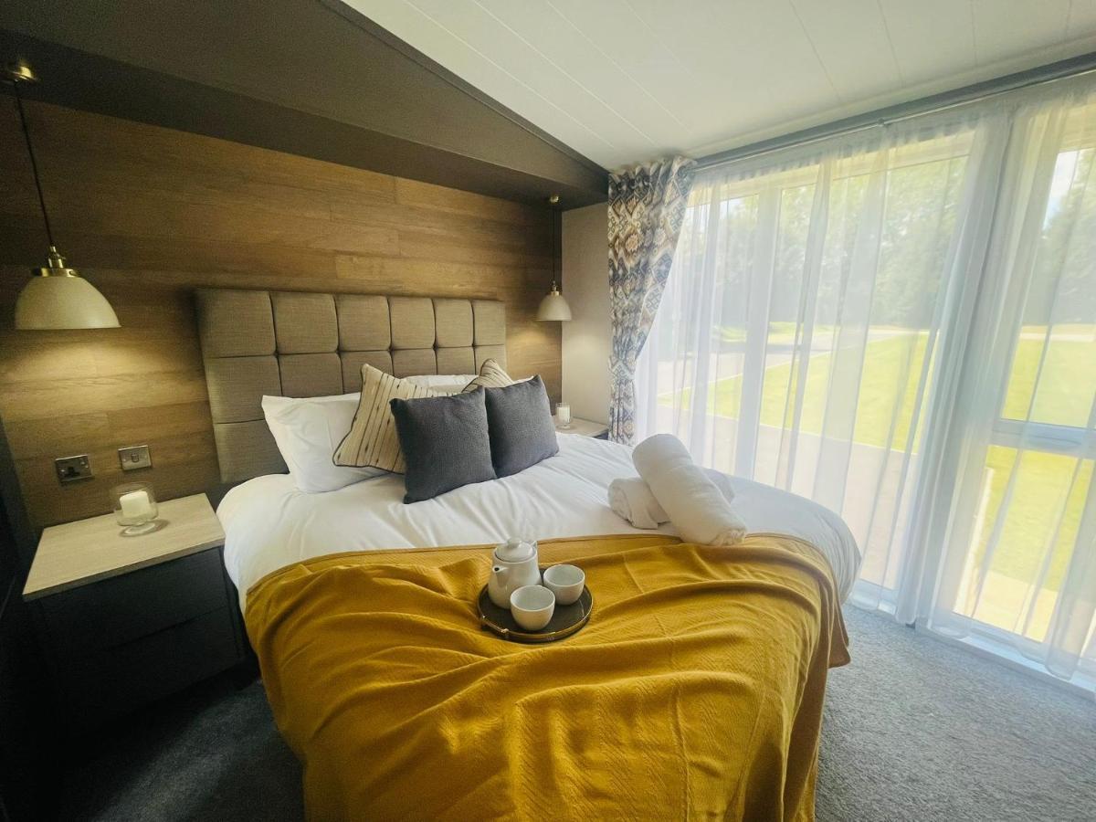 The Kestrel With Hot Tub Holiday home *