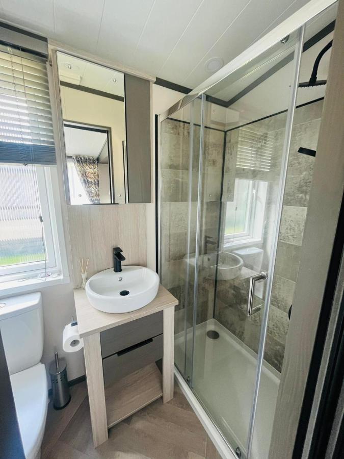 The Kestrel With Hot Tub Holiday home York